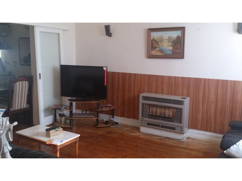 Brewster, Essendon VIC 3040