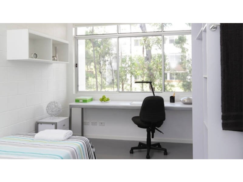 Edmund Rice Drive, Southport QLD 4215