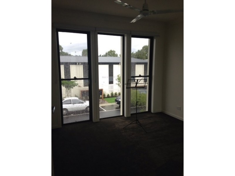 North Hill Drive, Robina QLD 4226