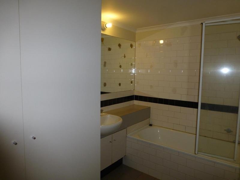 Drummond, Carlton VIC 3053