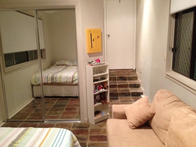 Dowling drive, Southport QLD 4215