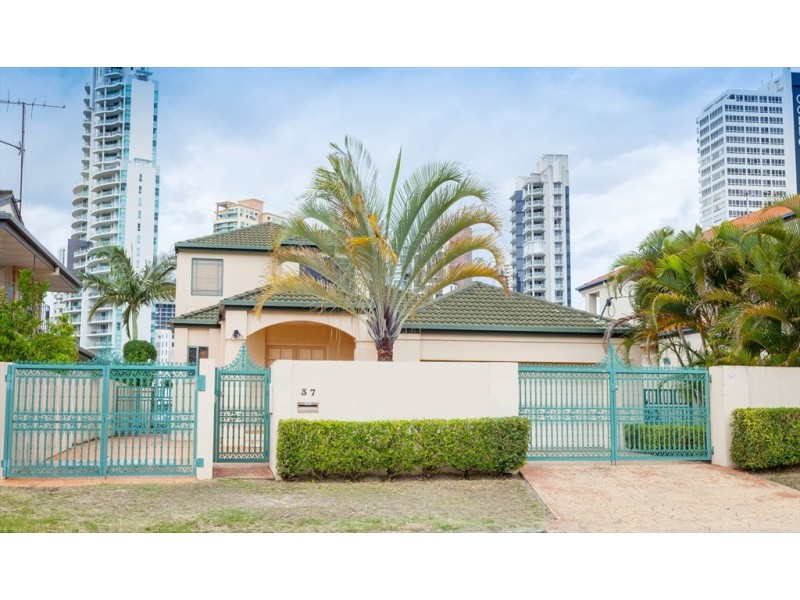 Stanhill Drive, Chevron Island QLD 4217