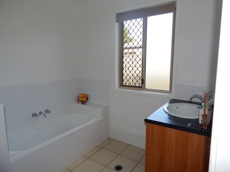 00-0–, Kallangur QLD 4503