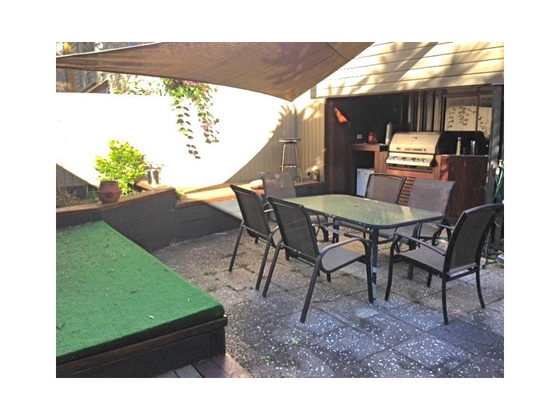 Hale, Paddington QLD 4064