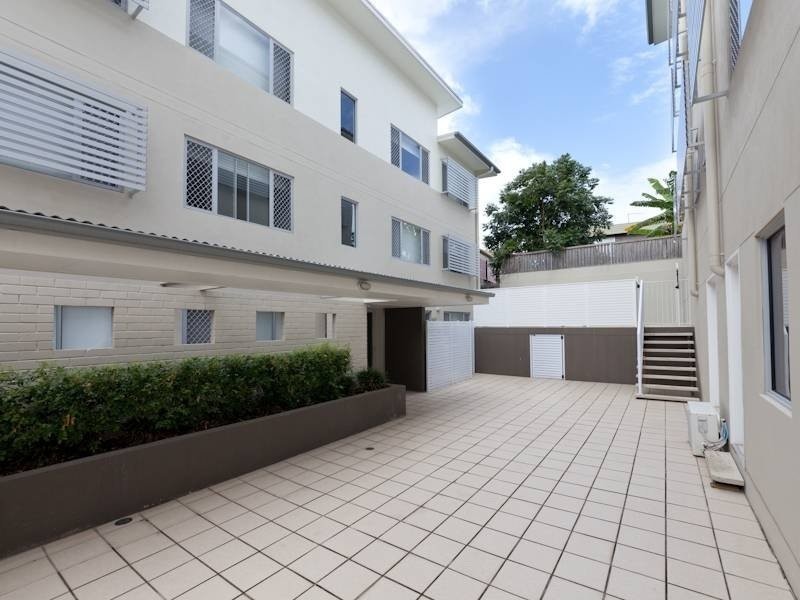 Ashgrove Ave, Ashgrove QLD 4060