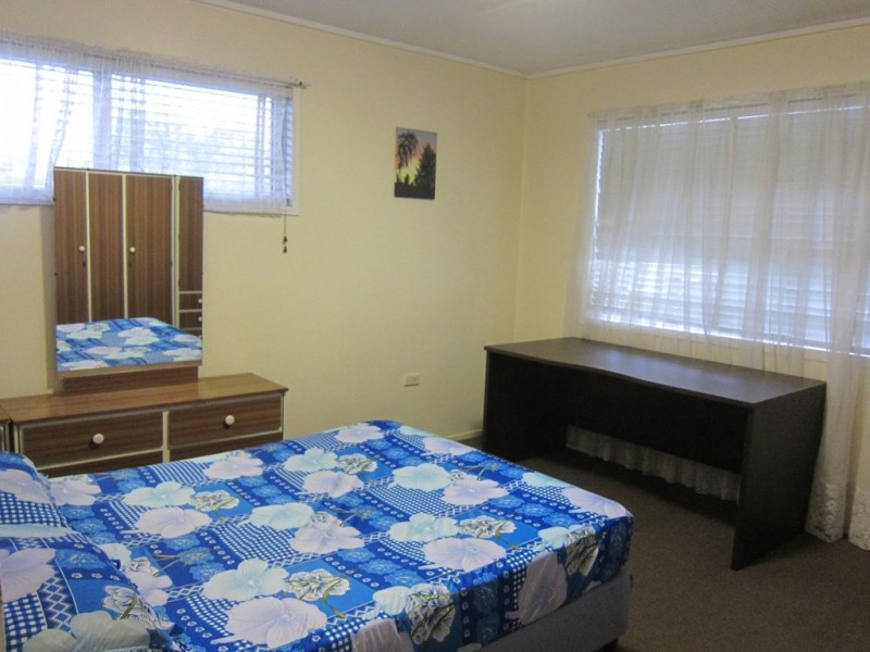 Erskine Av, Kedron QLD 4031