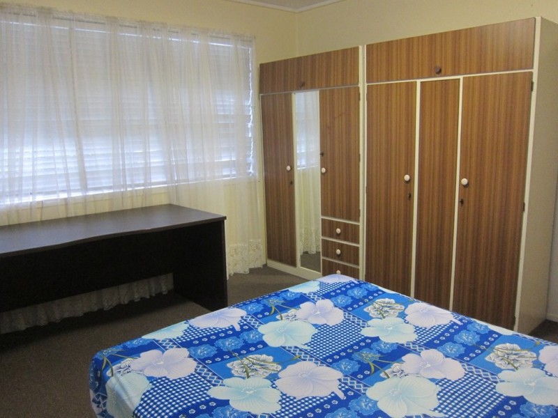 Erskine Av, Kedron QLD 4031