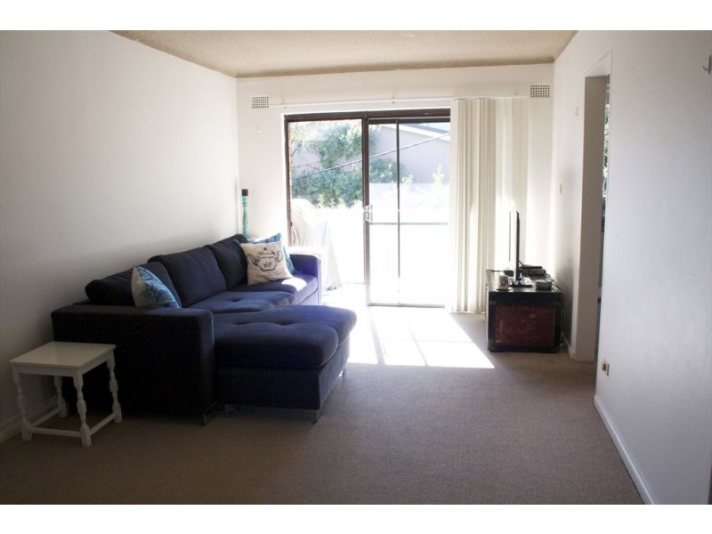 Ronald ave, Freshwater NSW 2096