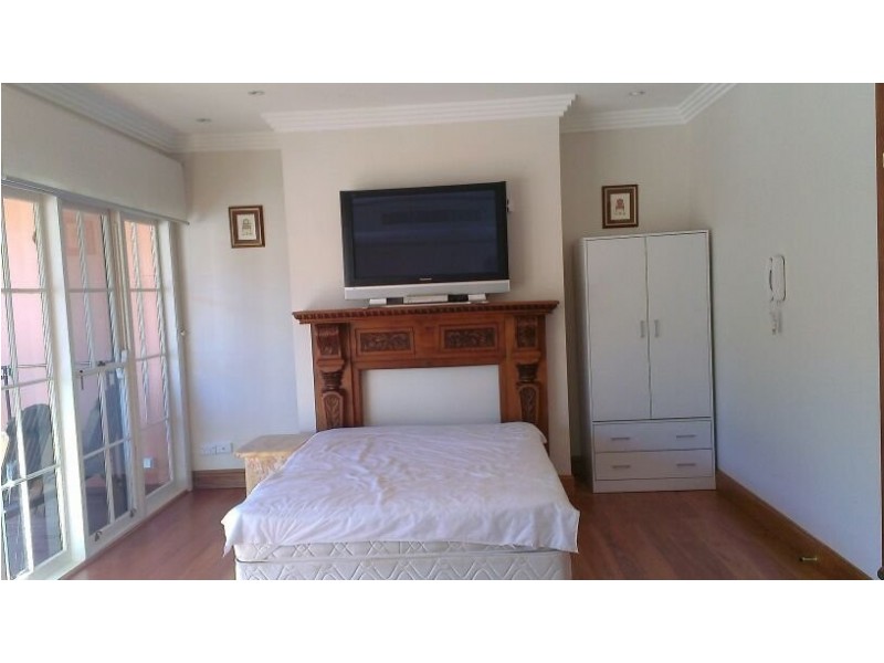 Bridge road, Glebe NSW 2037