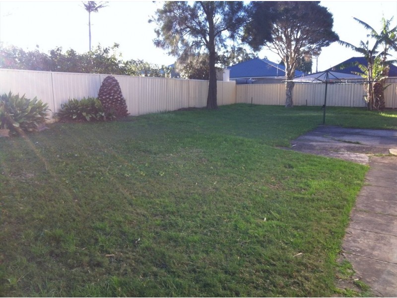 Dobbie Avenue, East Corrimal NSW 2518