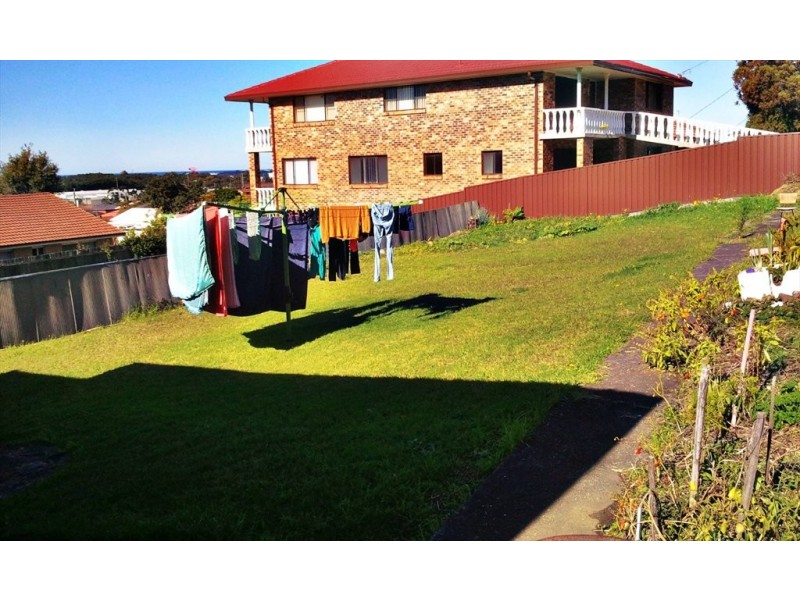 Henley Ave, Wollongong NSW 2500