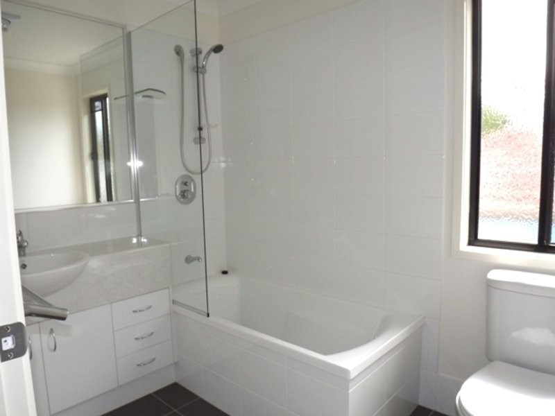 Houthem Street, Camp Hill QLD 4152