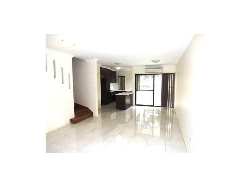 Houthem Street, Camp Hill QLD 4152