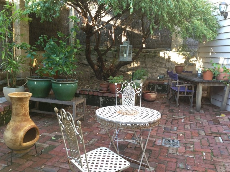 Thompson Road, North Fremantle WA 6159