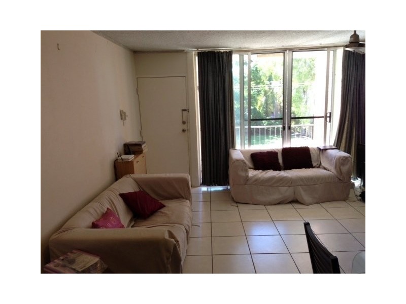 Surrey Street, Hyde Park QLD 4812