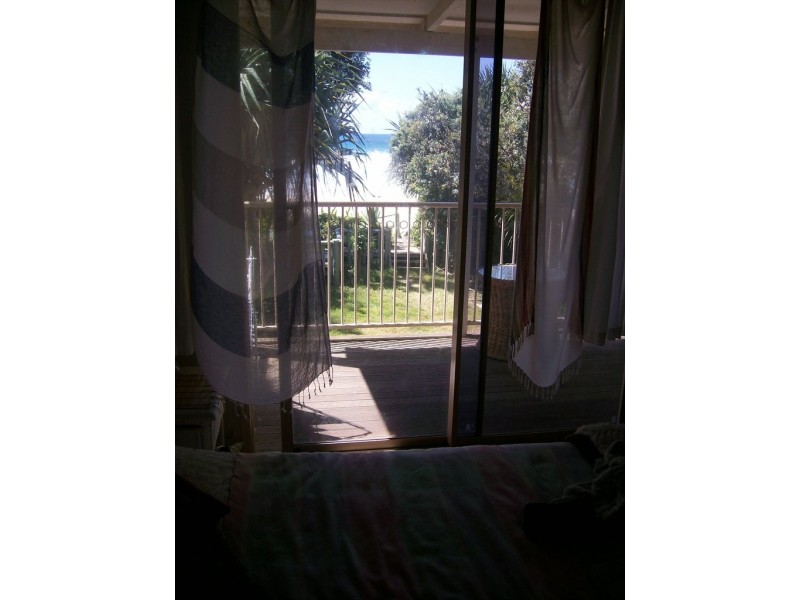 Jefferson Lane, Palm Beach QLD 4221