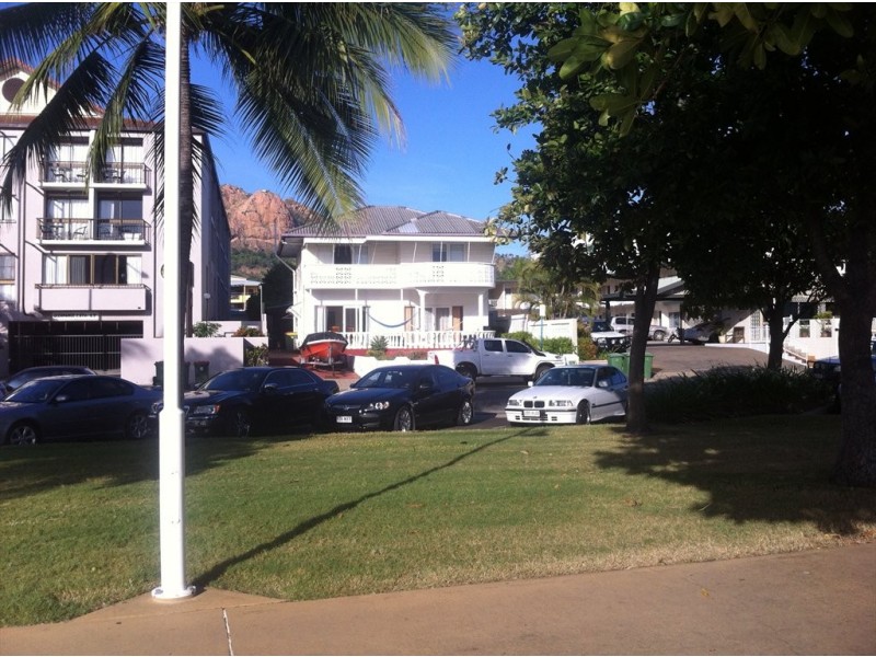 The Strand, North Ward QLD 4810