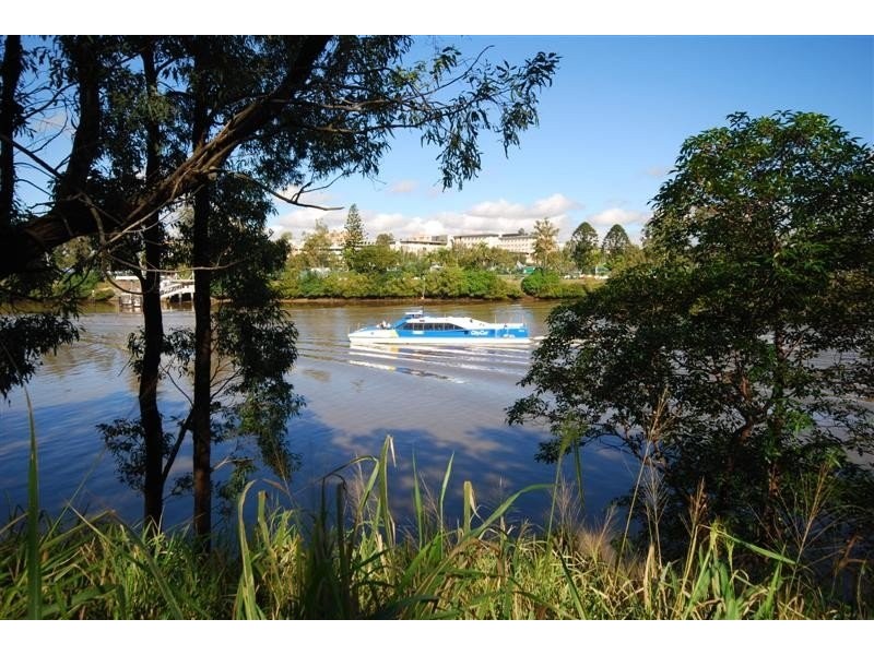 Rosecliffe Street, Highgate Hill QLD 4101
