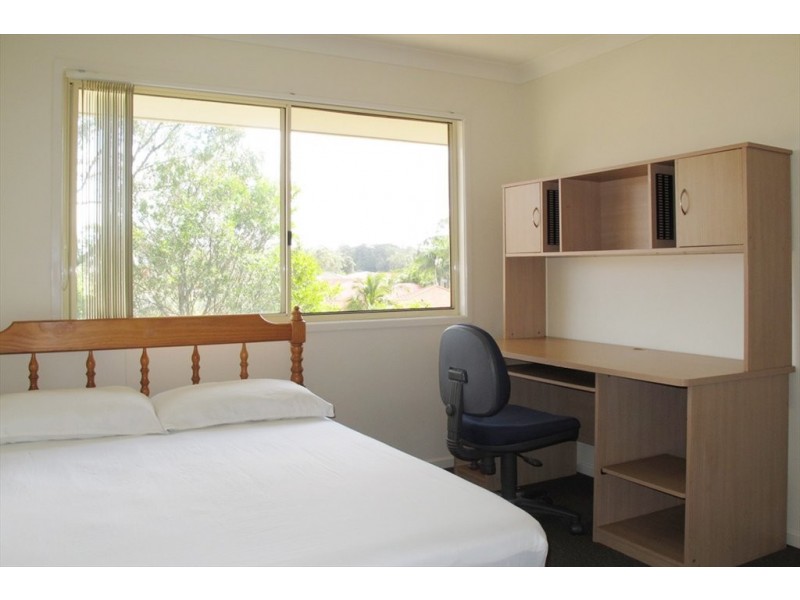 Arundel Dr, Arundel QLD 4214
