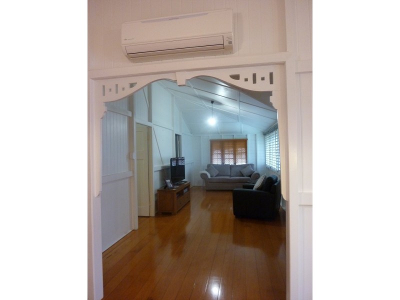 Ninth Avenue, Railway Estate QLD 4810