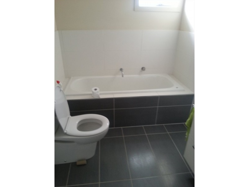 Suffolk St, West Footscray VIC 3012