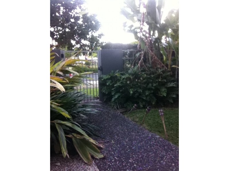 Grand Parade, Parrearra QLD 4575