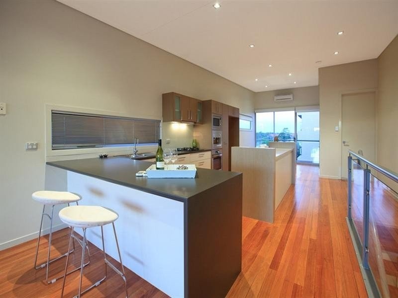 Lytton Road, East Brisbane QLD 4169