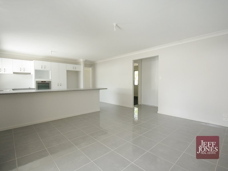 Seville Road, Holland Park QLD 4121