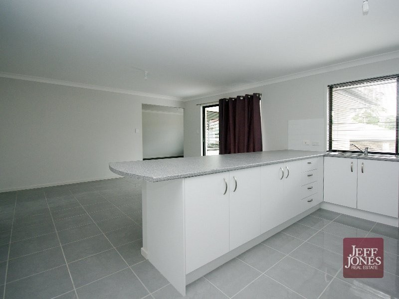 Seville Road, Holland Park QLD 4121