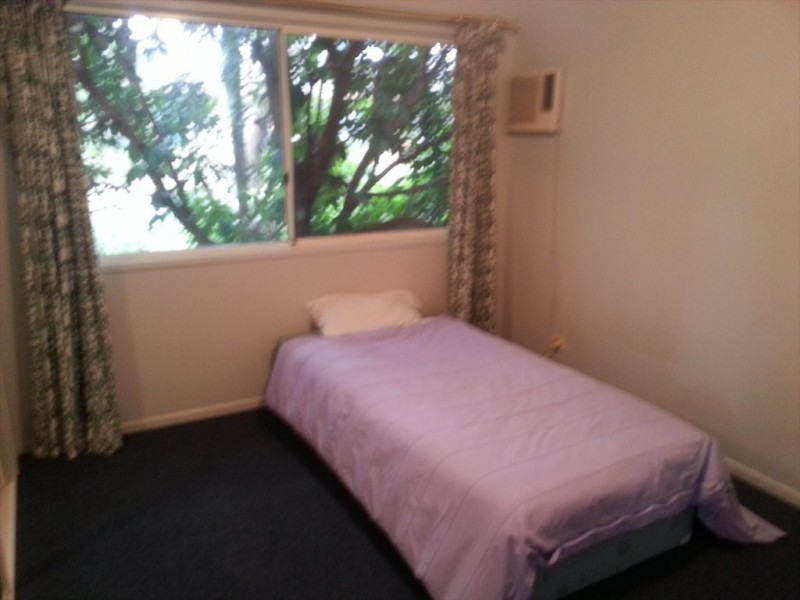 Bright Avenue, Labrador QLD 4215