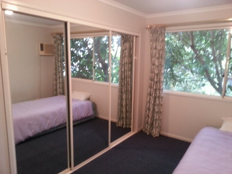 Bright Avenue, Labrador QLD 4215