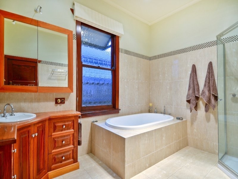 clarence, Geelong West VIC 3218