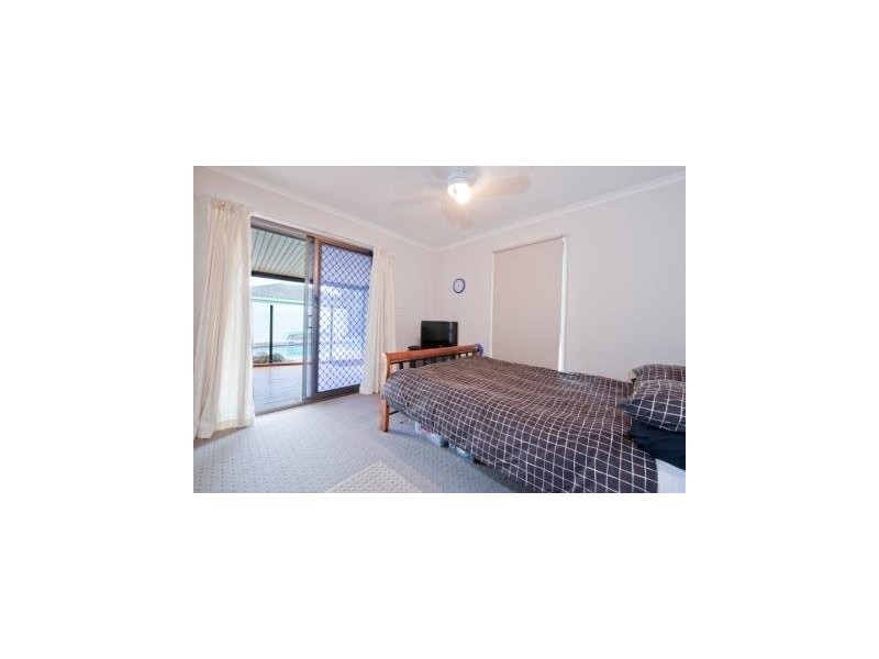 latrobe ave, Helensvale QLD 4212