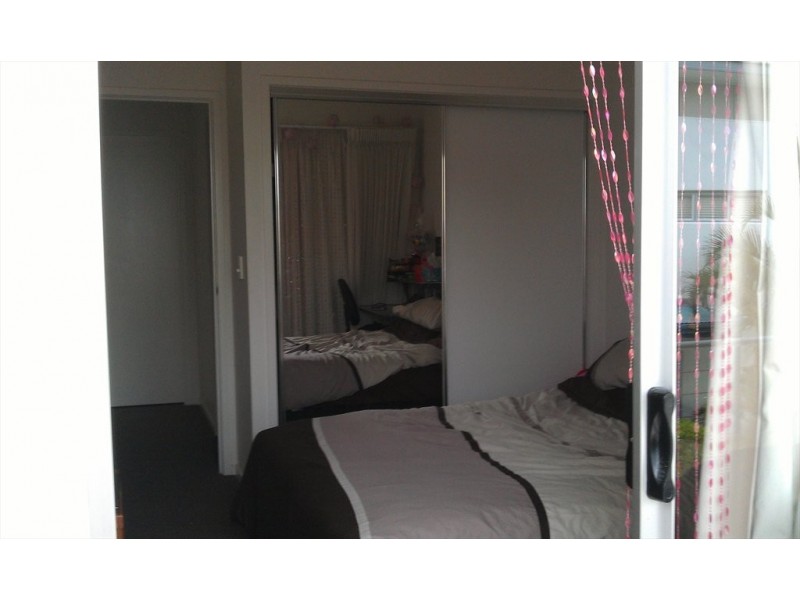 Grand parade, Parrearra QLD 4575