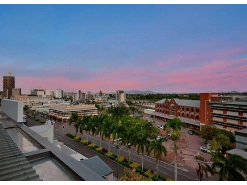 -, Townsville QLD 4810