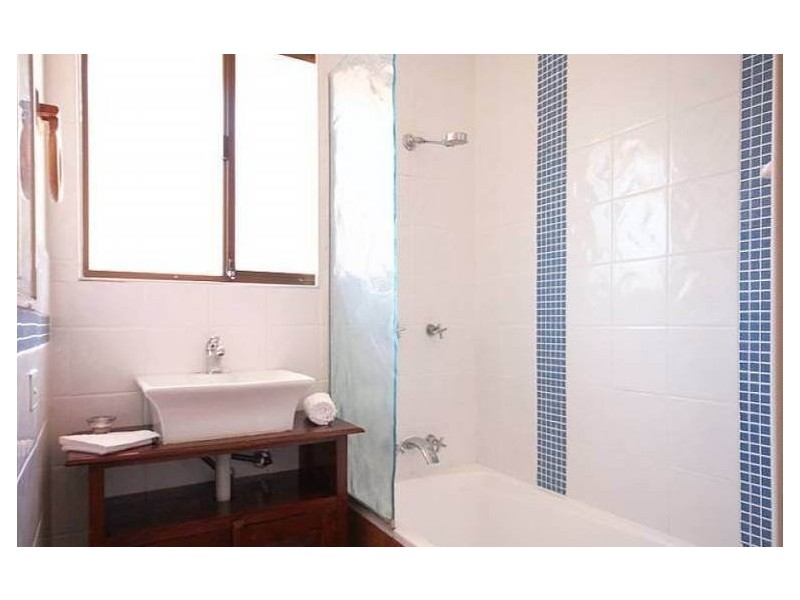 Central Street, Labrador QLD 4215