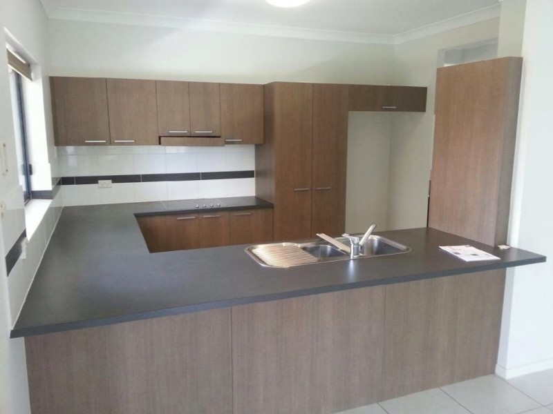 Hopkins Street, White Rock QLD 4868