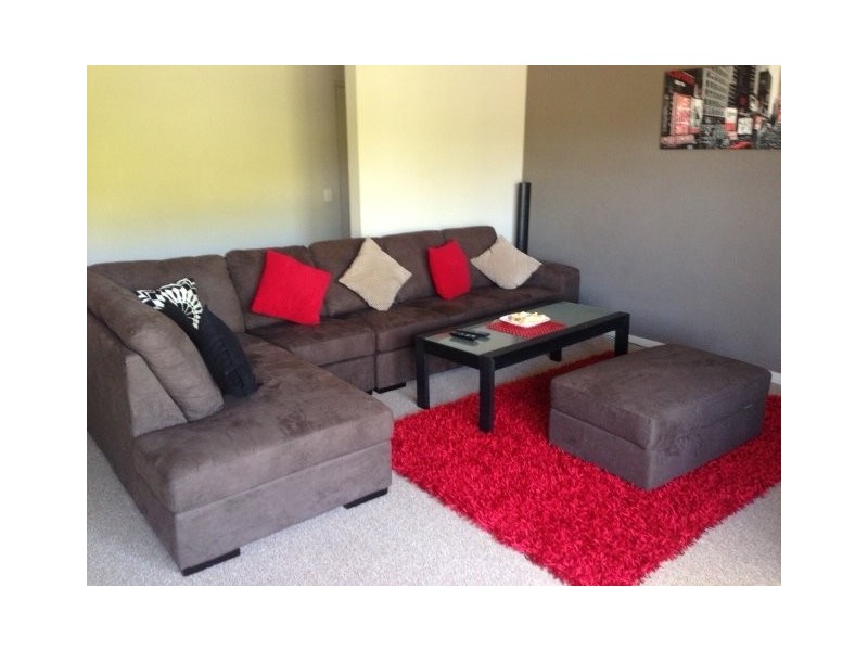 Geraldton Drive, Varsity Lakes QLD 4227