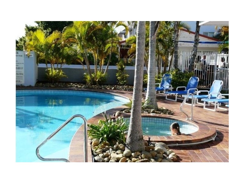 Whiting St, Labrador QLD 4215
