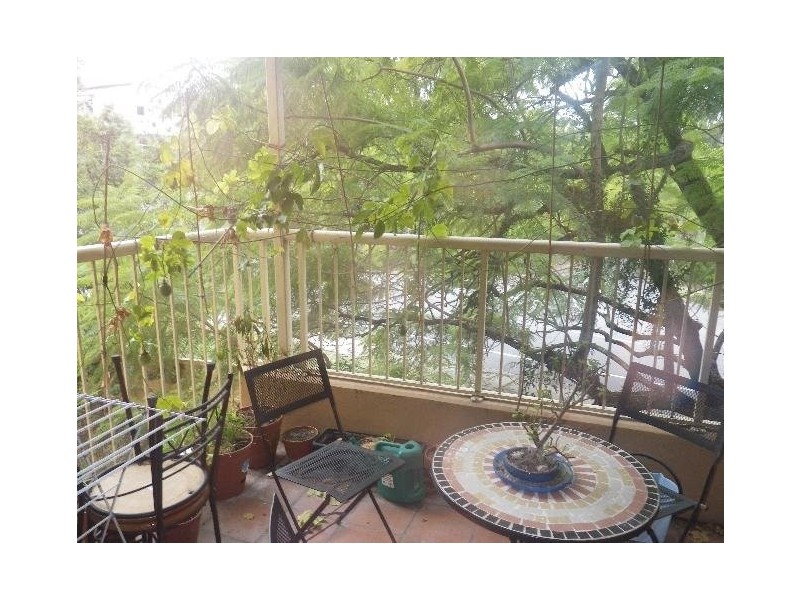 Clarence Rd, Indooroopilly QLD 4068