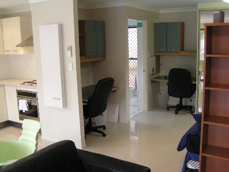 Troughton Rd, Robertson QLD 4109