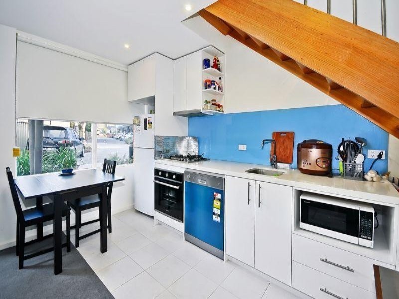 Dandenong Road, Oakleigh East VIC 3166