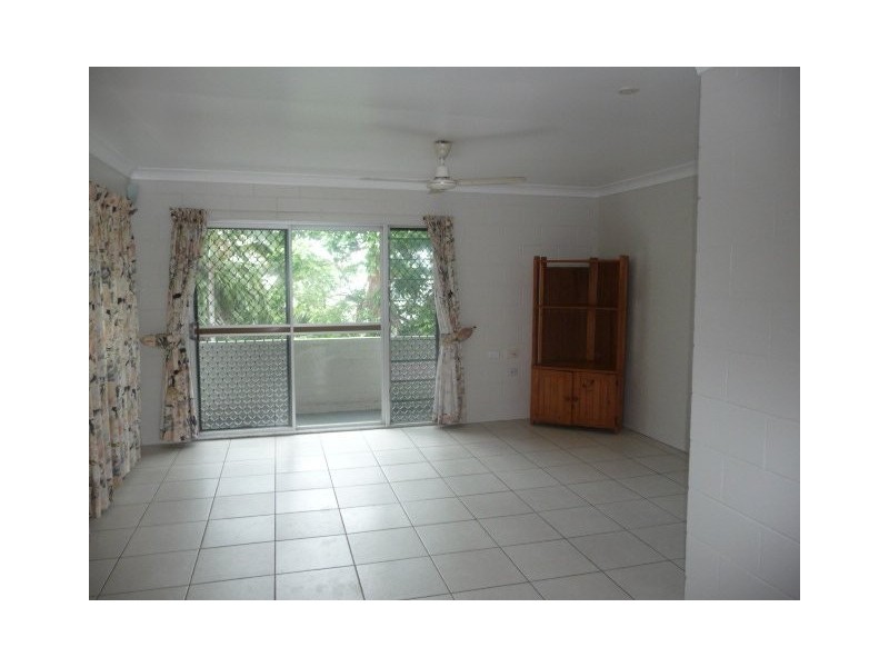 Lake Street, Cairns North QLD 4870