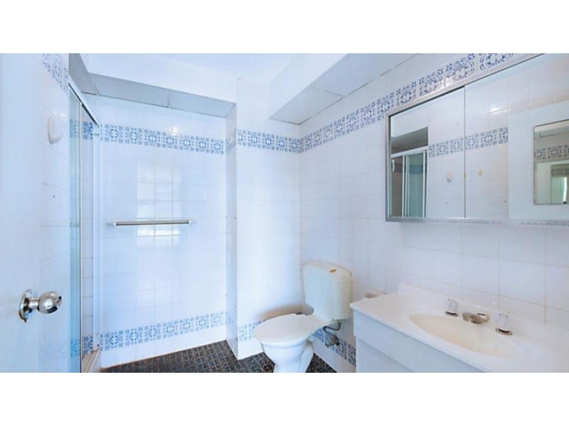 Ferny Ave, Surfers Paradise QLD 4217