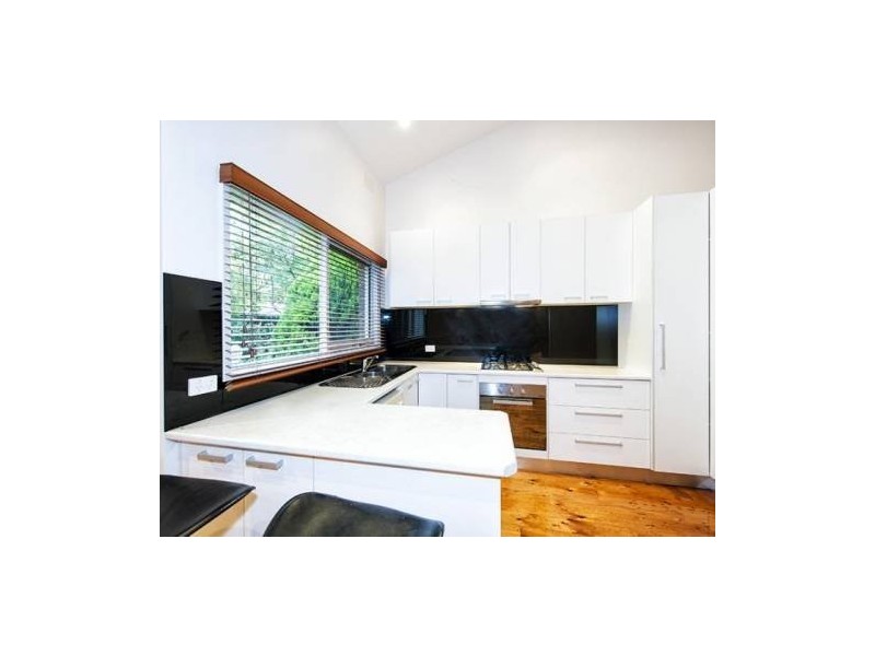 Fernside Ave, Briar Hill VIC 3088
