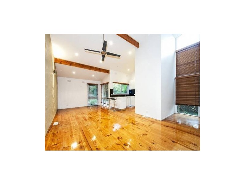 Fernside Ave, Briar Hill VIC 3088