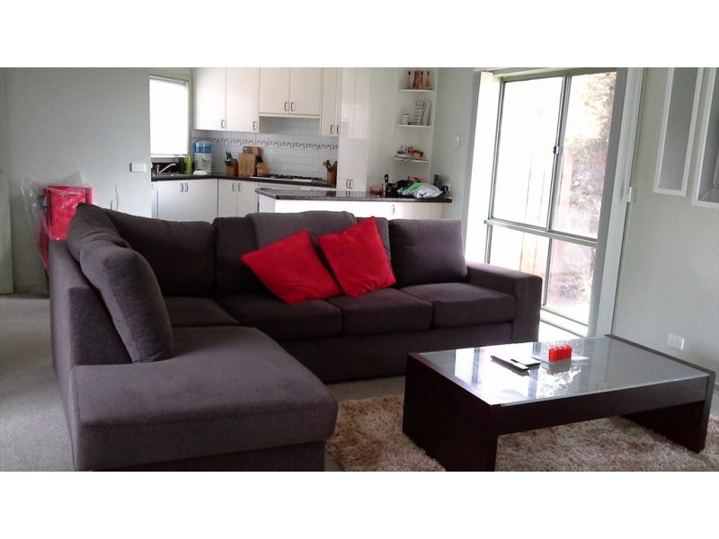 pinehill court, Highton VIC 3216