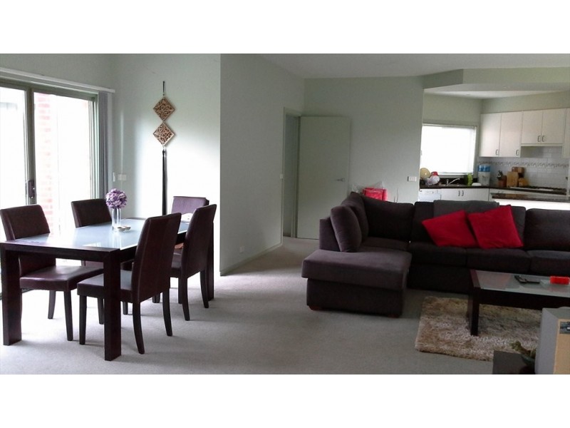 pinehill court, Highton VIC 3216