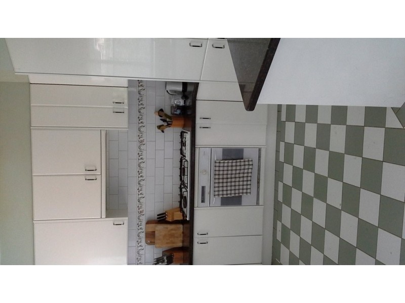 pinehill court, Highton VIC 3216