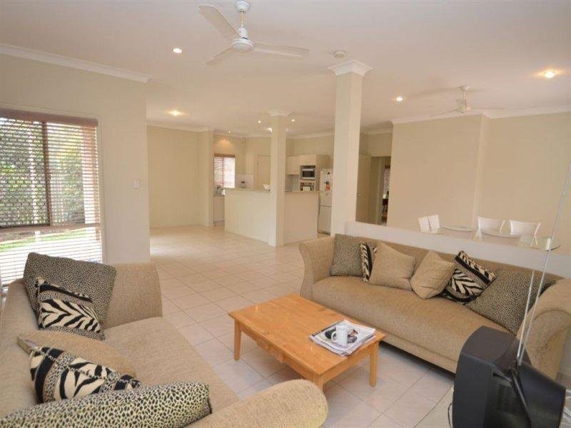 Morea court, Varsity Lakes QLD 4227